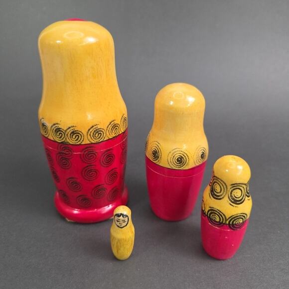 Matryoshka Wood Nesting Dolls Hand Painted Russian 4 Piece Stacking USSR - Picture 4 of 11